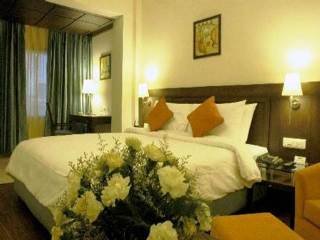 Room thumbnail 4
