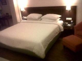 Room thumbnail 5