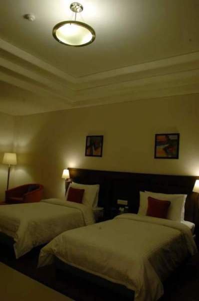 Room thumbnail 6