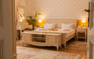 Room thumbnail 37