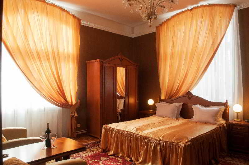 Room thumbnail 2