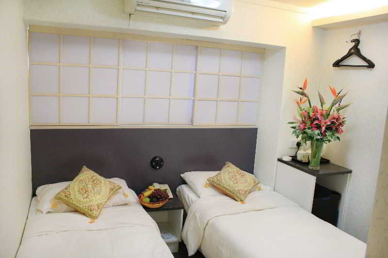 Room thumbnail 7