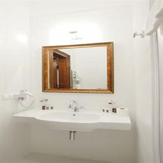 Room thumbnail 1