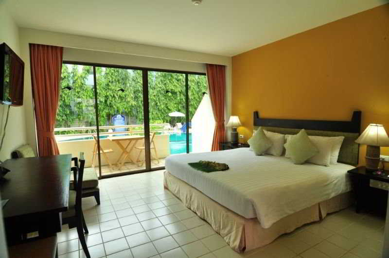 Room thumbnail 2