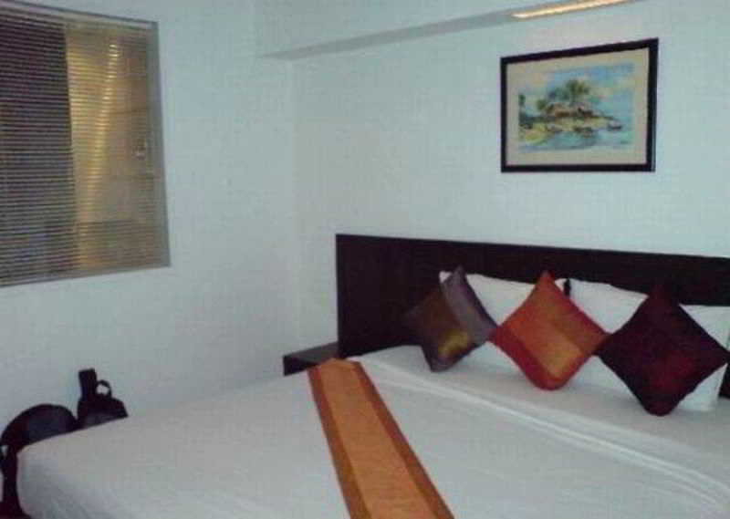 Room thumbnail 9