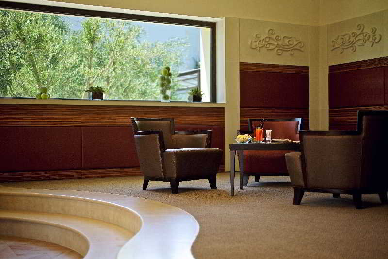 Bar
 di DoubleTree by Hilton Acaya Golf Resort