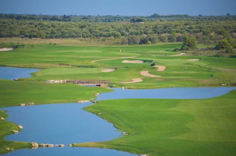 Sports and Entertainment
 di DoubleTree by Hilton Acaya Golf Resort