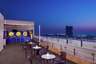 DoubleTree by Hilton Ras Al Khaimah - Bar