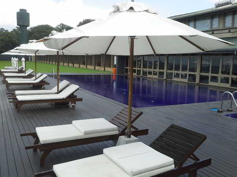 General view
 di The Lake (Seruwa)