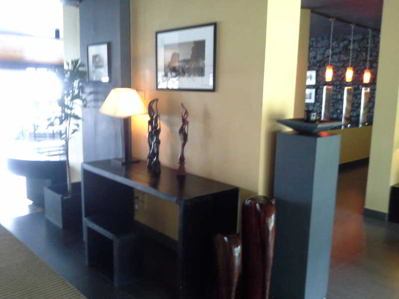 Lobby
 di The Lake (Seruwa)