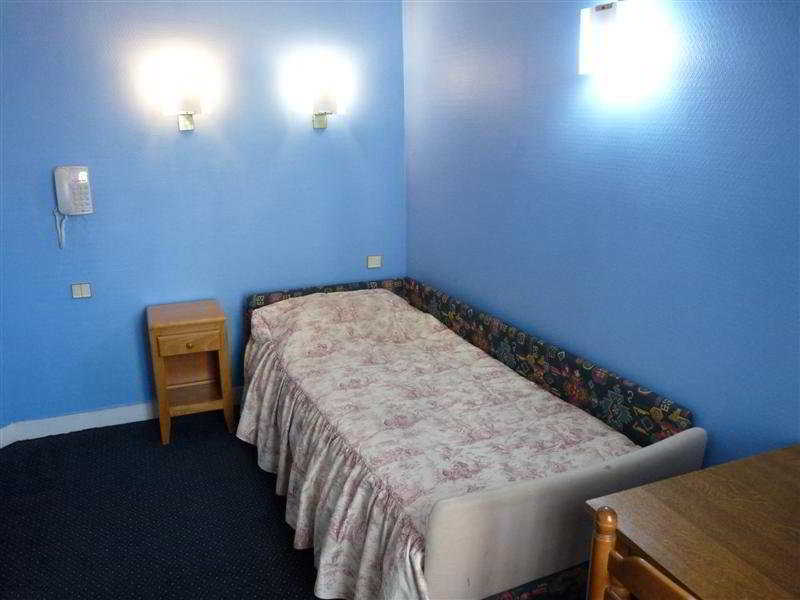 Room thumbnail 2
