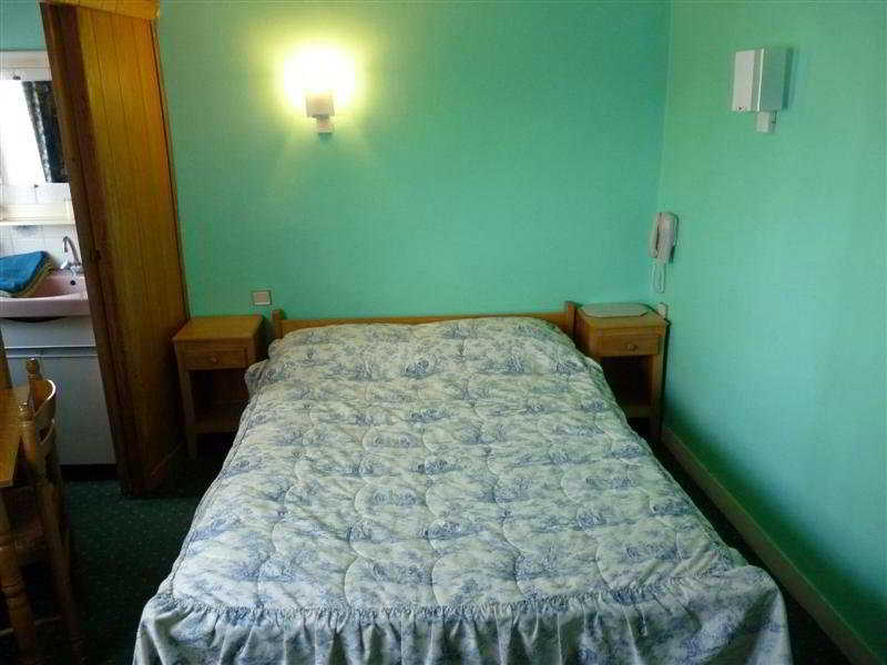 Room thumbnail 6