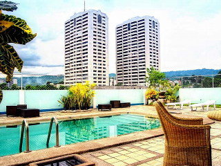 Pool
 di Cebu Grand