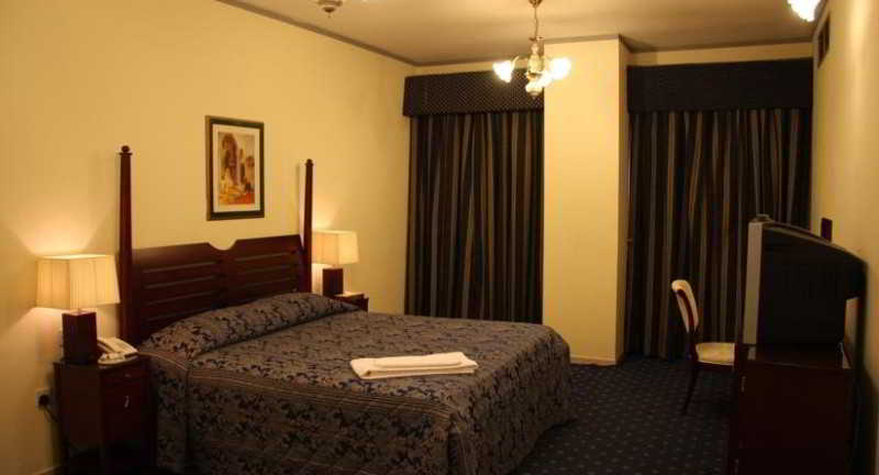 Ramee Guestline Deira Hotel - Zimmer