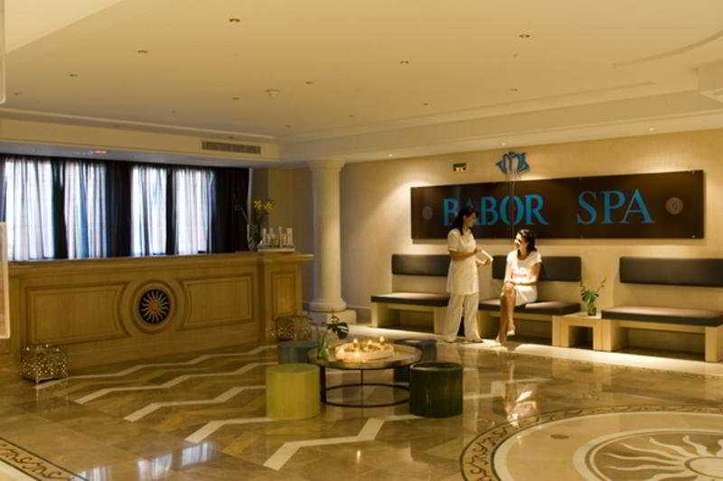 Sports and Entertainment
 di Concorde Les Berges Du Lac