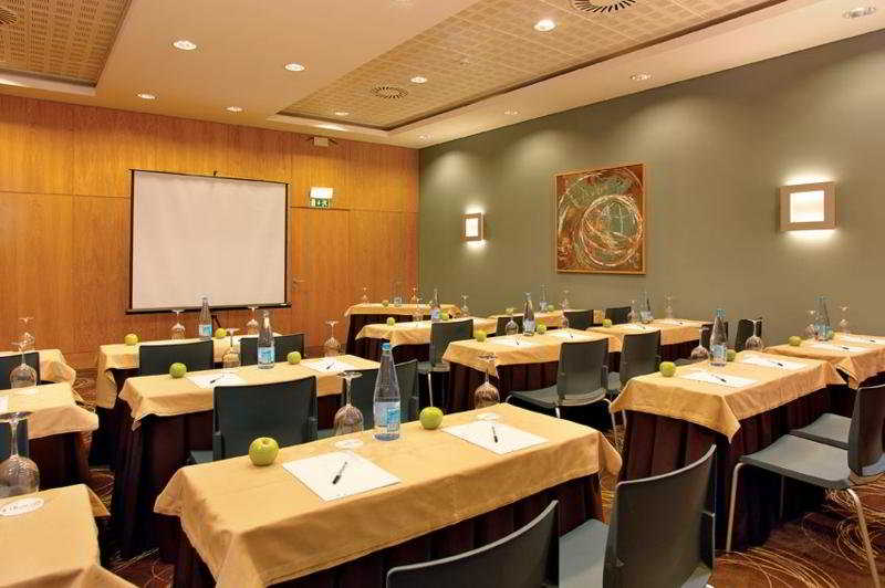 Conferences
 di Lisboa Almada Hotel