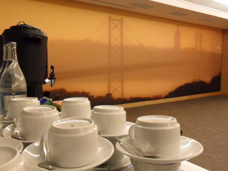 Conferences
 di Lisboa Almada Hotel