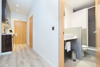 Room
 di AinB Las Ramblas-Ample Apartments