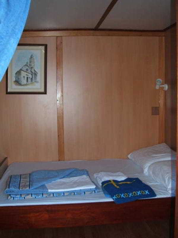 Room thumbnail 2