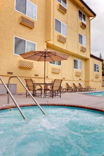 Pool
 di Holiday Inn Express San Luis Obispo