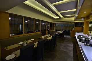 Comfort Inn Lucknow - Restaurant