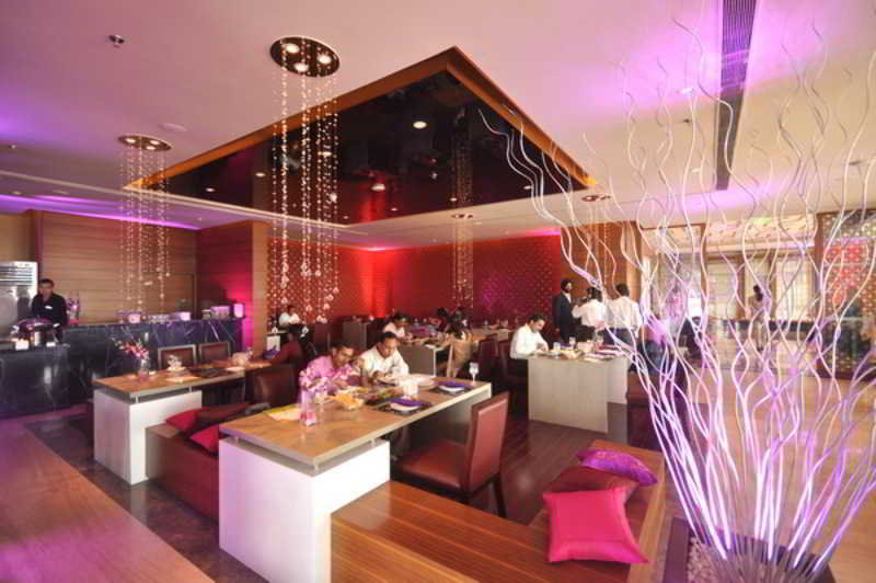 Restaurant
 di Courtyard By Marriott, Ahmedabad