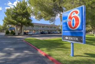 Motel 6 Barstow