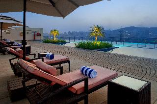 Holiday Inn Mumbai International Airport - Pool