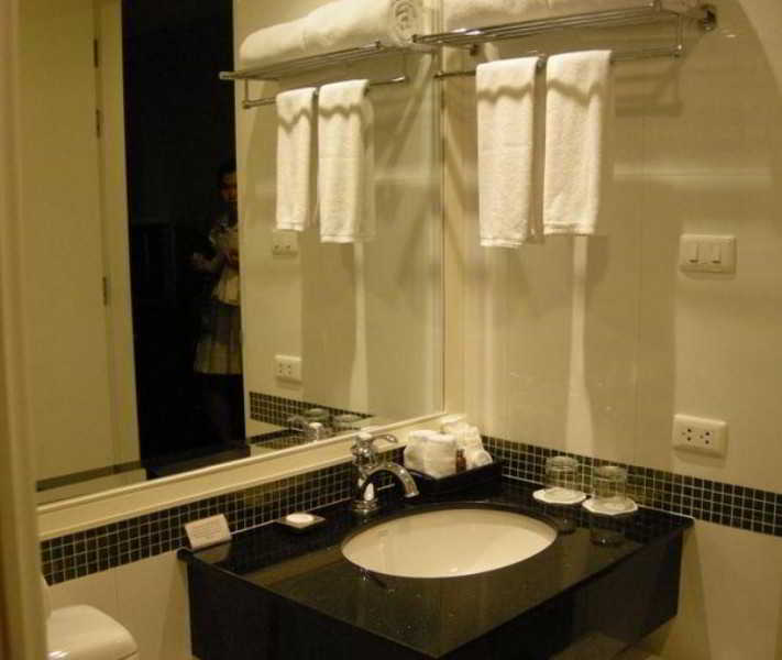 Room thumbnail 11