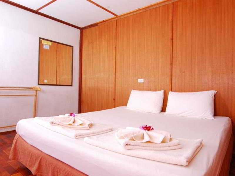 Room thumbnail 1