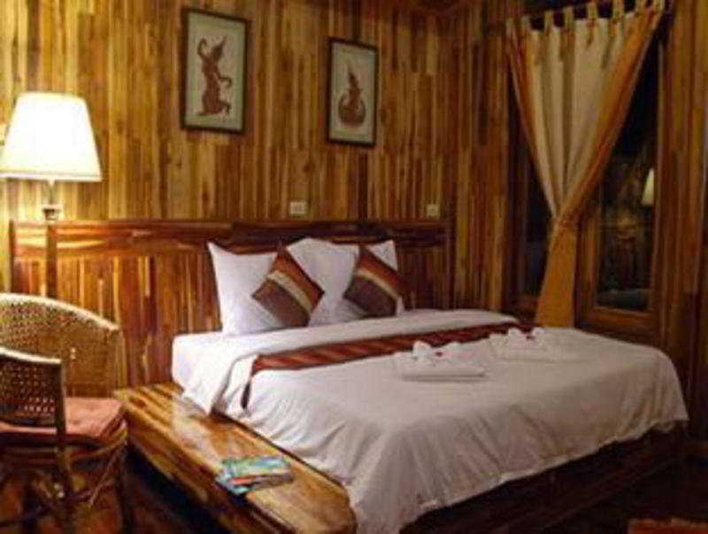 Room thumbnail 4