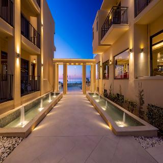 ATLANTIS BEACH HOTEL