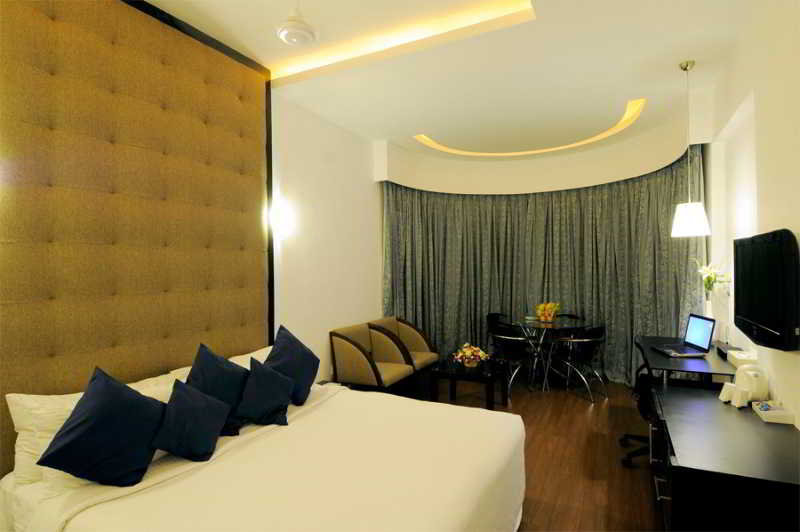 Room
 di The Central Court