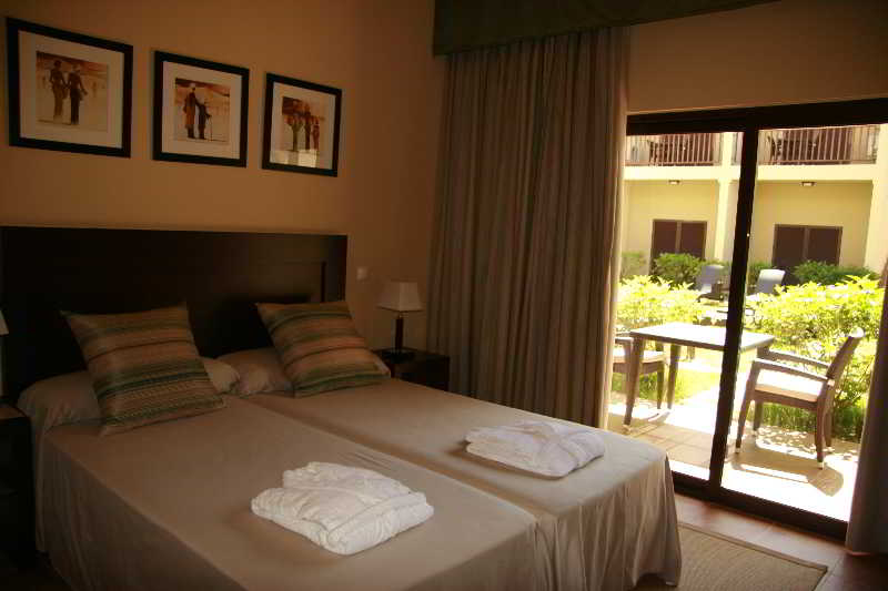 Room thumbnail 2
