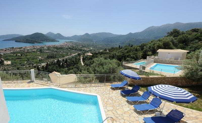 Pool
 di Villas Odysseas