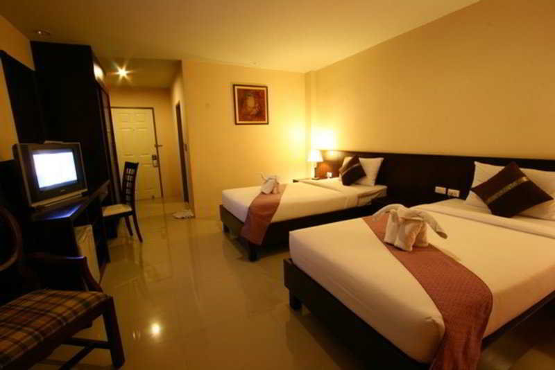 Room thumbnail 5