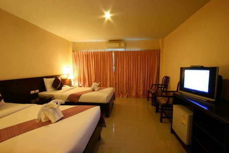Room thumbnail 6
