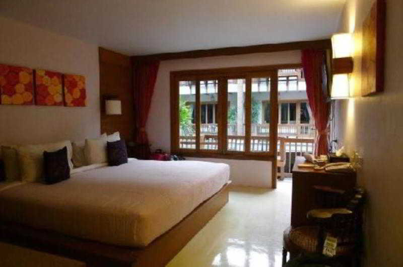 Room
 di Vieng Mantra