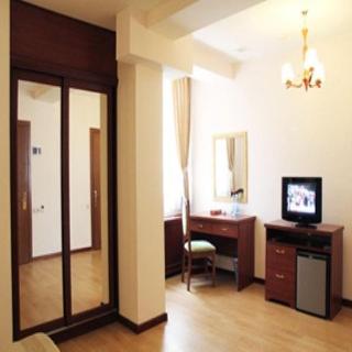 Room
 di Ganjali Plaza