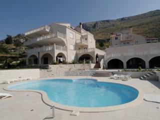 Pool
 di Marnic Apartments