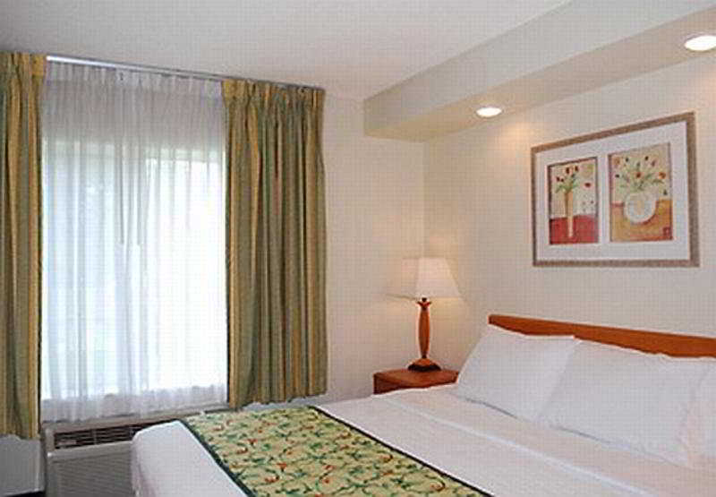 Room
 di Fairfield Inn & Suites Lake Charles