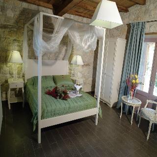 Petrino Suites