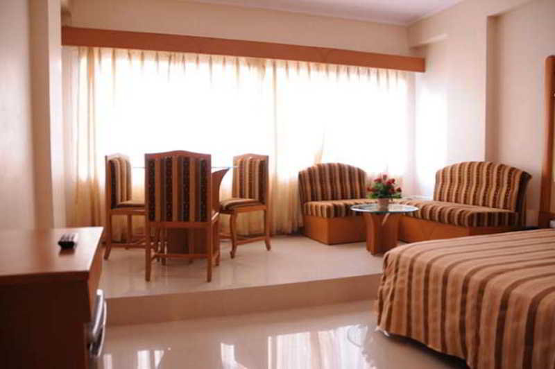 Room
 di Surya Hotel