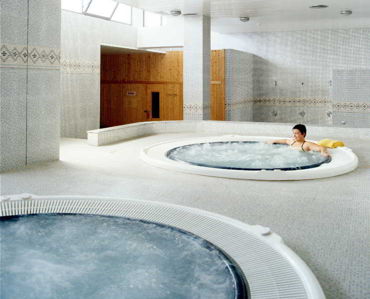 Sports and Entertainment
 di Reina