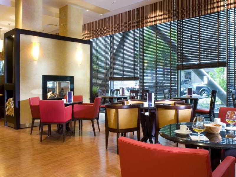 Bar
 di Courtyard By Marriott Flora