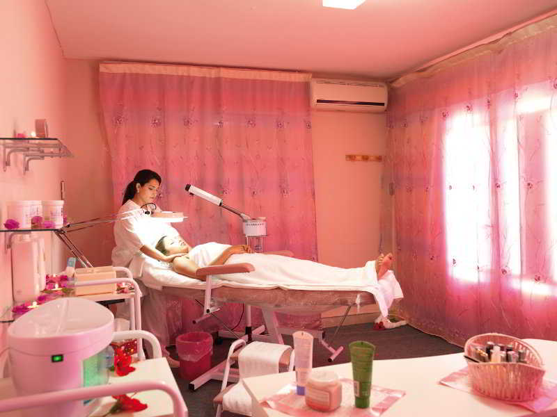 Sports and Entertainment
 di Caribbean World Dar Naouar