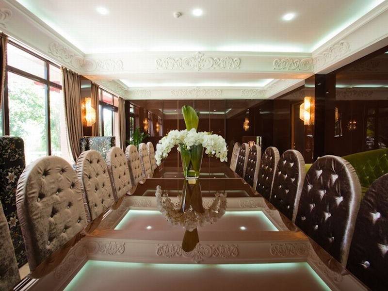 Restaurant
 di Maxim Pasha