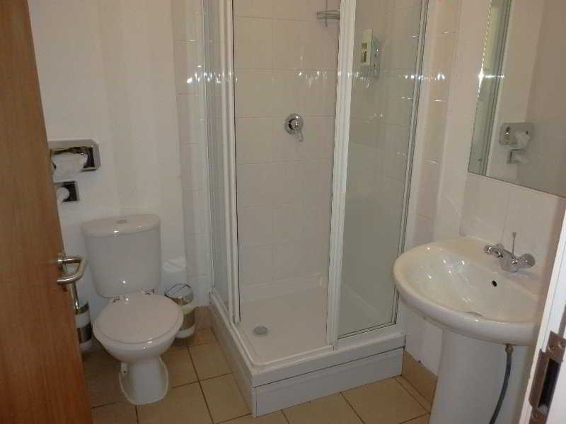 Room
 di Hatters Hilton Chambers