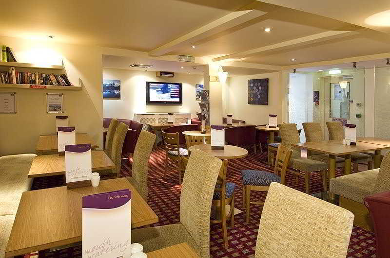 Bar
 di Premier Inn London Gatwick (A23 Airport Way)