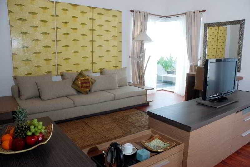 Room thumbnail 2